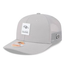 Baltimore Ravens - 2025 Sideline 9Seventy Trucker Sivá NFL Šiltovka