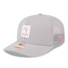Tampa Bay Buccaneers - 2025 Sideline 9Seventy Trucker Šedá NFL Kšiltovka