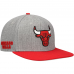 Chicago Bulls - Classic Logo Two-Tone Snapback NBA Cap
